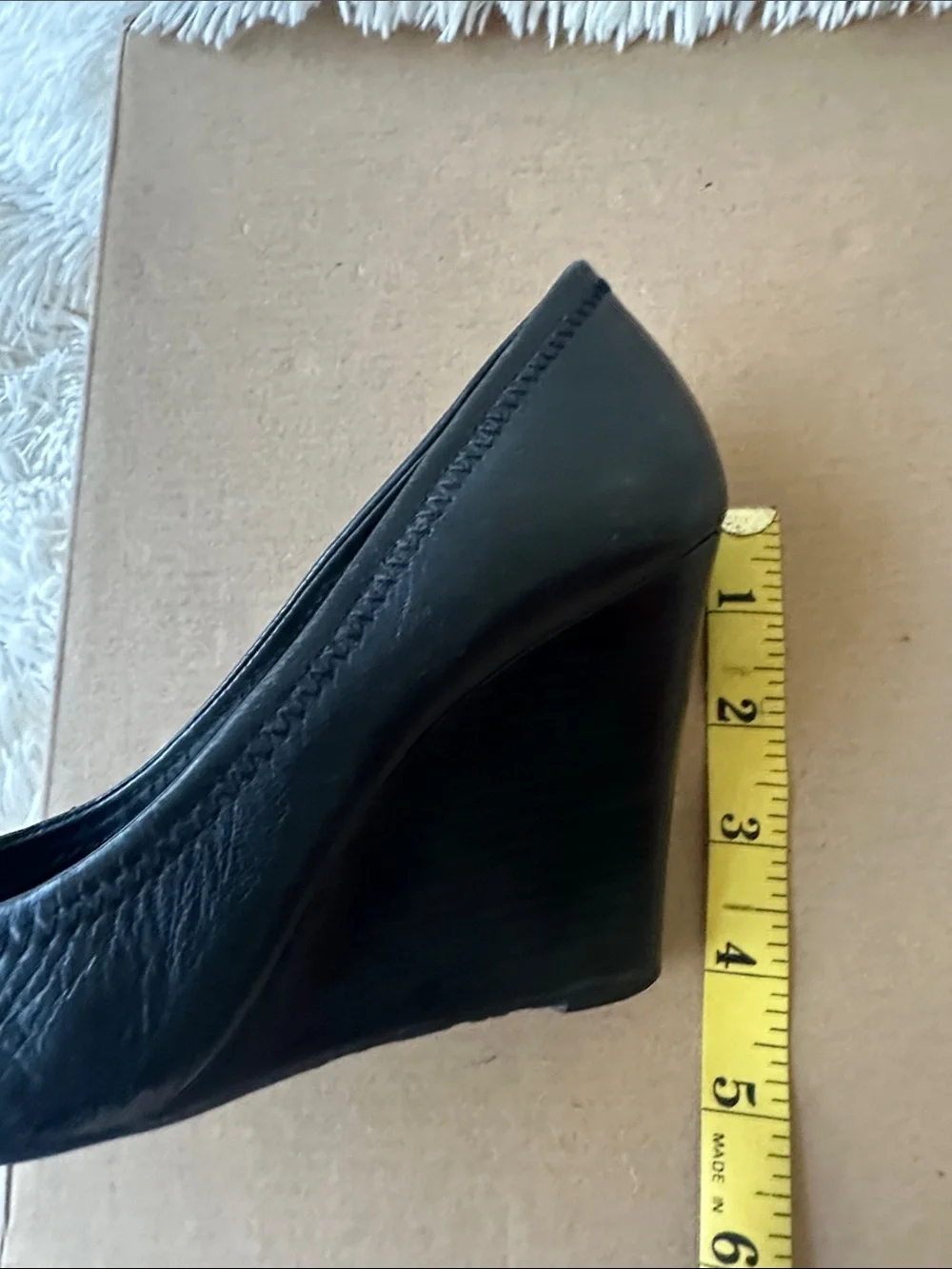 Tory Burch Black Leather Wedge Pumps Gold Double T Logo Shoes Women’s Size 5.5